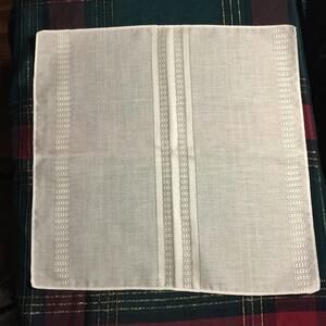 Cloth napkins (4) no brand tags or material tags READ